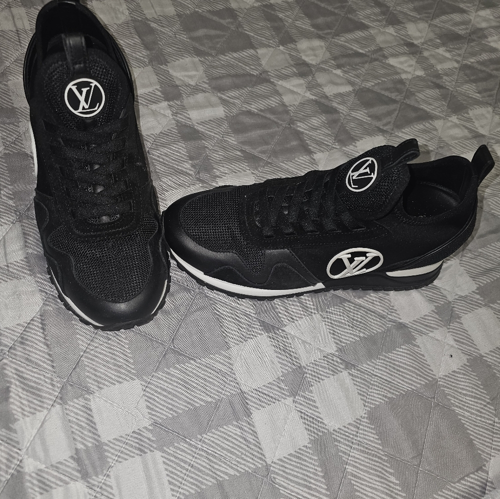 Shoes - Picture 3 of 4